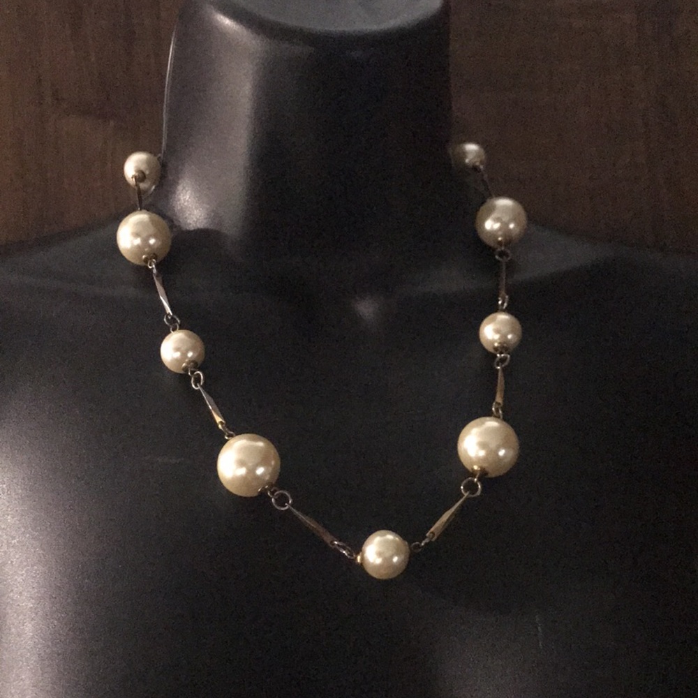 SOLD Large Pearls on gold link necklace - Picture 1 of 6